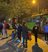 开云登录入口-F1夜战：庐州飞鹰队鏖战漠南犀牛队，速度优势明显复盘值得玩味